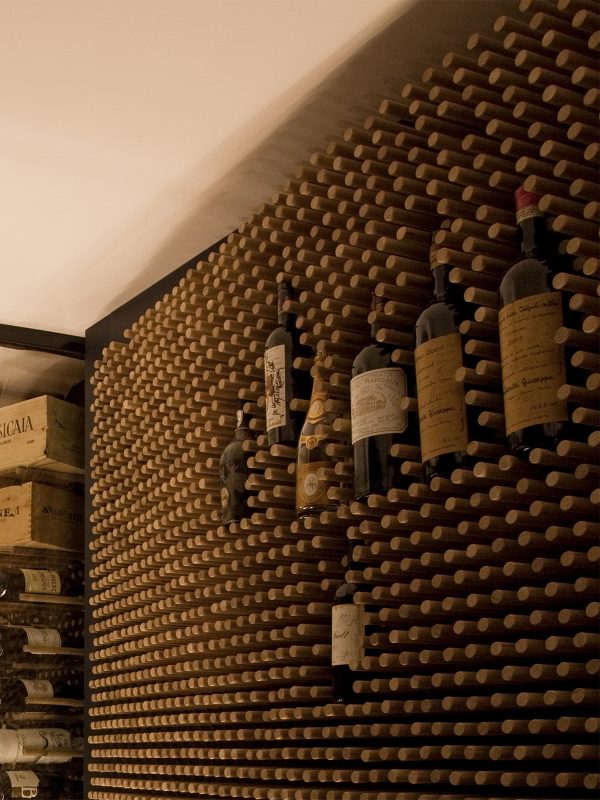 LA CANTINA